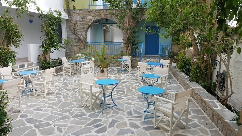Aratos Hotel - last minute hotel in Paros