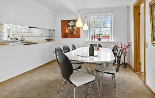 5 Bedroom Lovely Home In Aakirkeby — Akirkeby — photo 5
