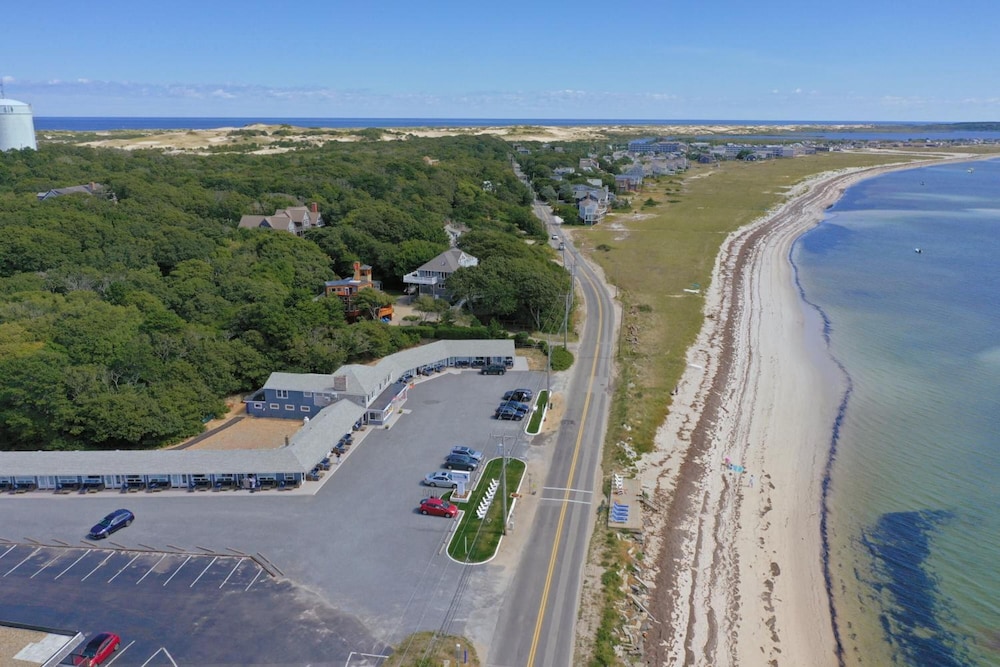 Breakwater Hotel - photo 30