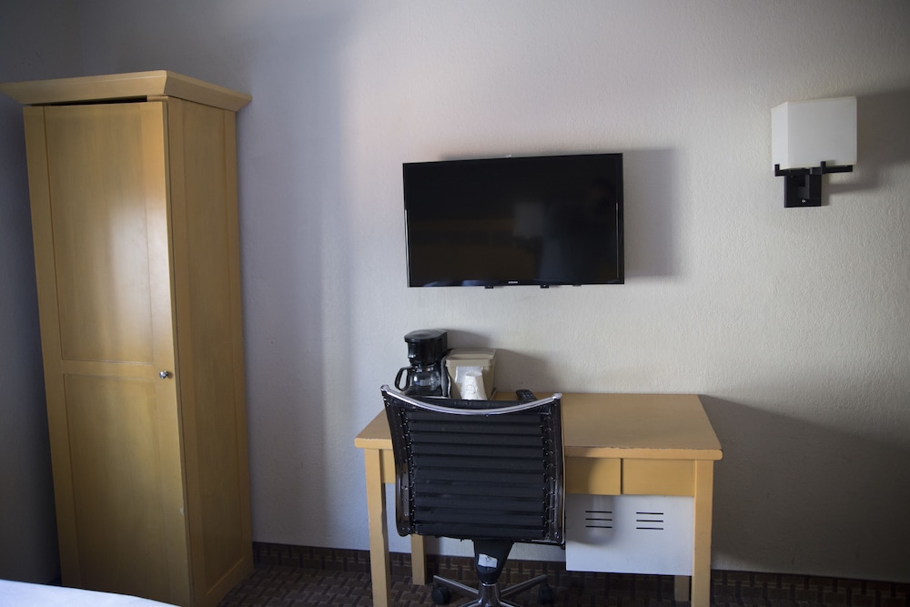 Hudson River Hotel - photo 8