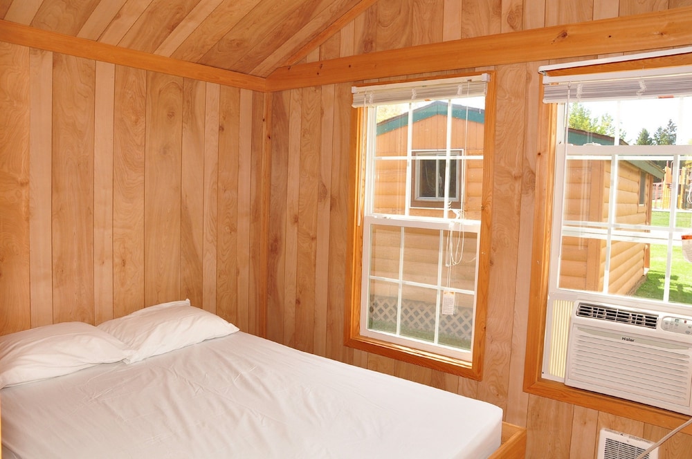 Plymouth Rock Camping Resort Basic Cabin - photo 8