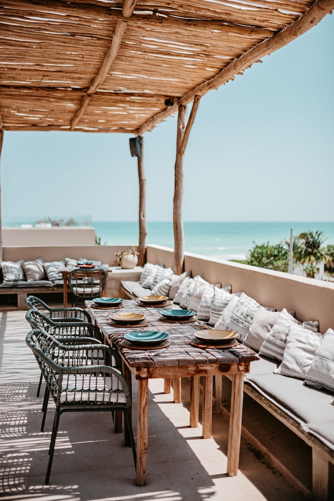 Dos Mares Barefoot Luxury — El Cuyo — photo 2