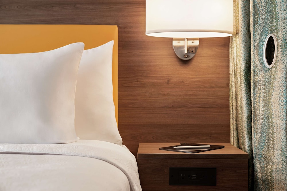 Home2 Suites by Hilton Harrisburg North - photo 10