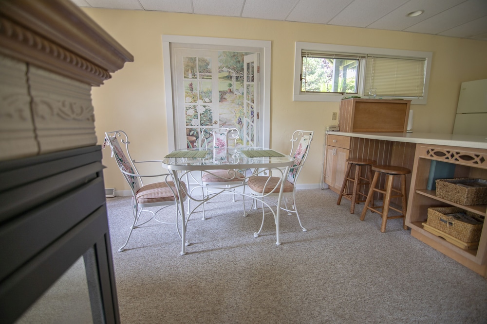 Coachlite Inn - photo 29