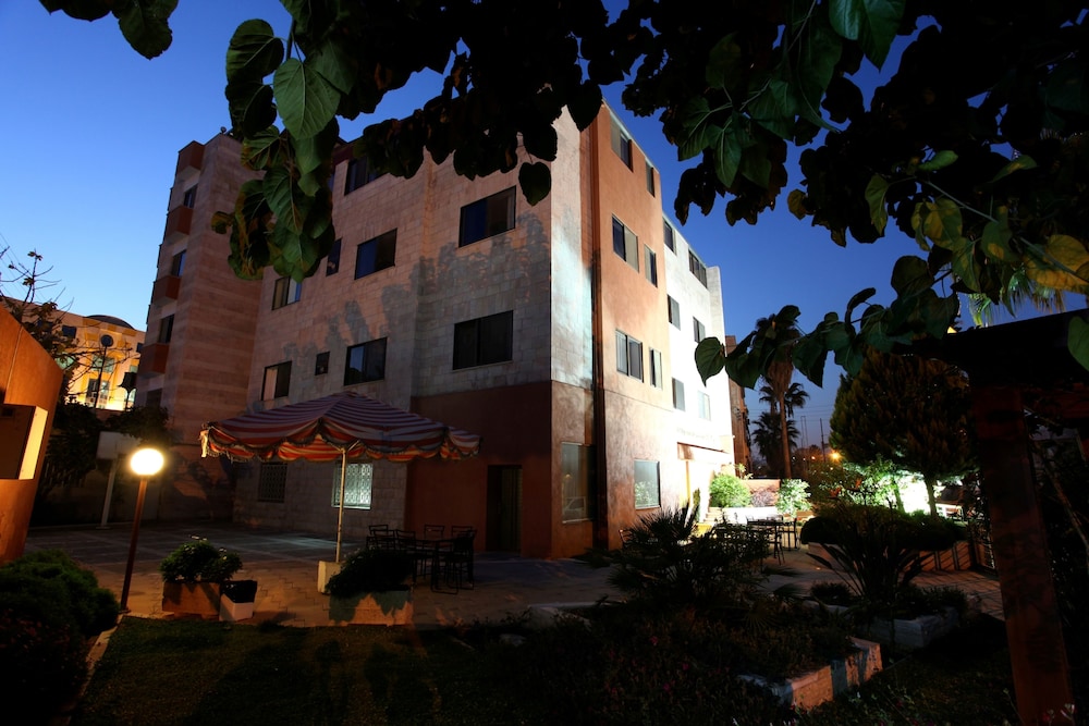Barakat Hotel Apartments — Amman
