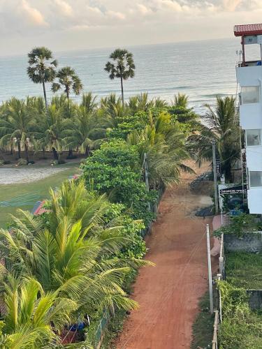 Aussie Bed and Breakie - carbon neutral hotel in Trincomalee