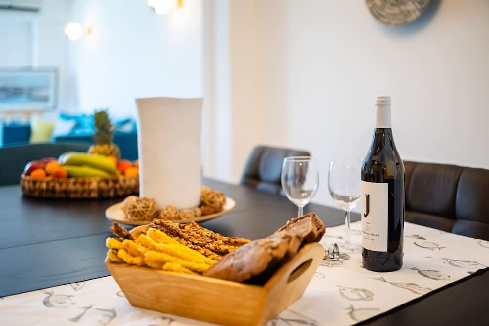 Athens Luxury Getaway Pasalimani City Oasis in Piraeus, Greece