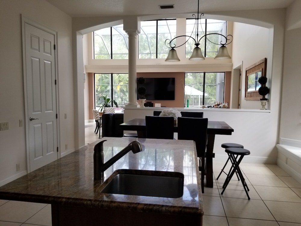Mansion Getaway Sleeps 24 - photo 18