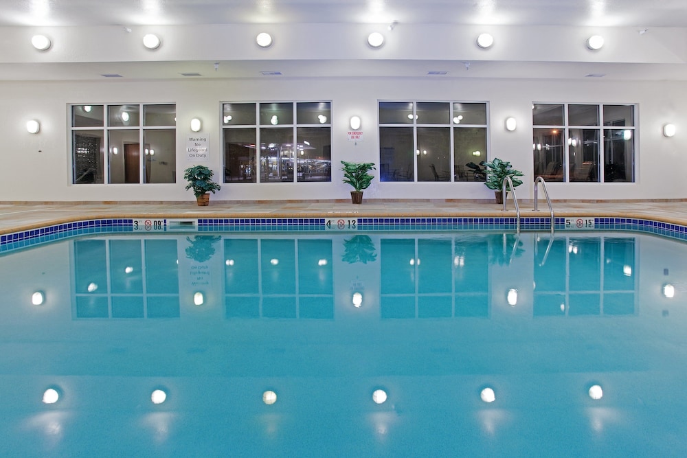 Holiday Inn Express & Suites Buffalo by IHG - photo 31