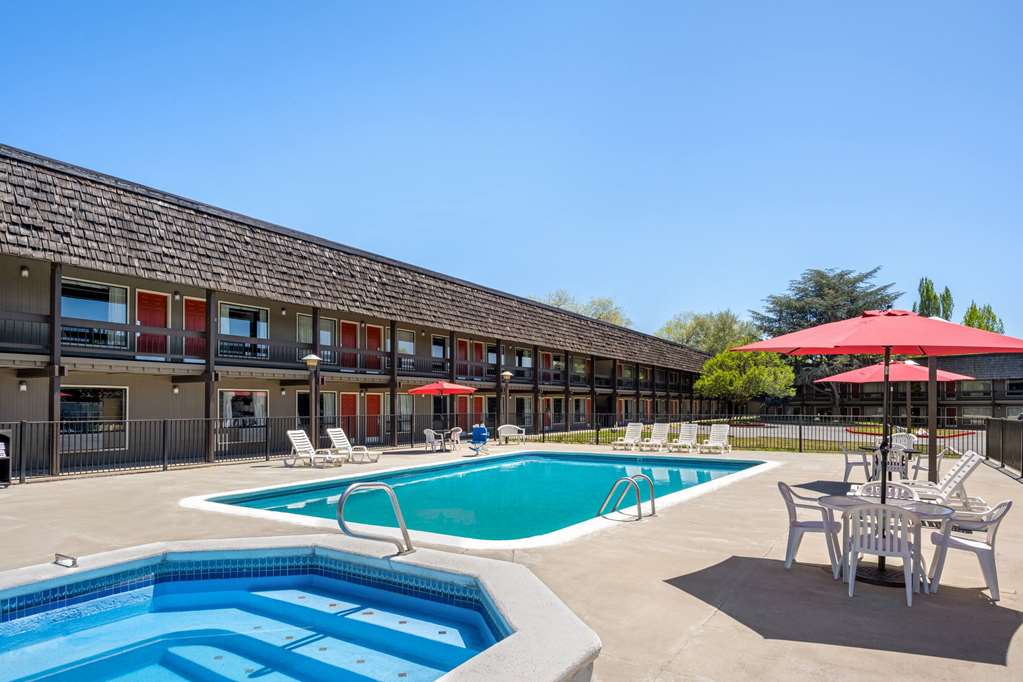 Days Inn by Wyndham Klamath Falls - photo 11
