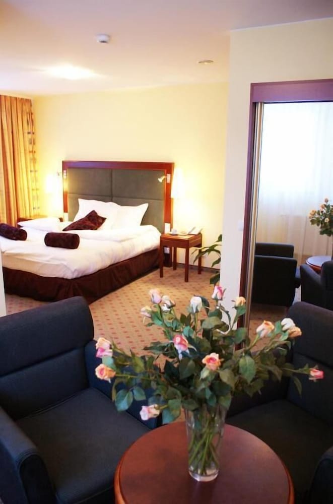 Hotel Wilga by Katowice Airport — hotel in Mierzecice
