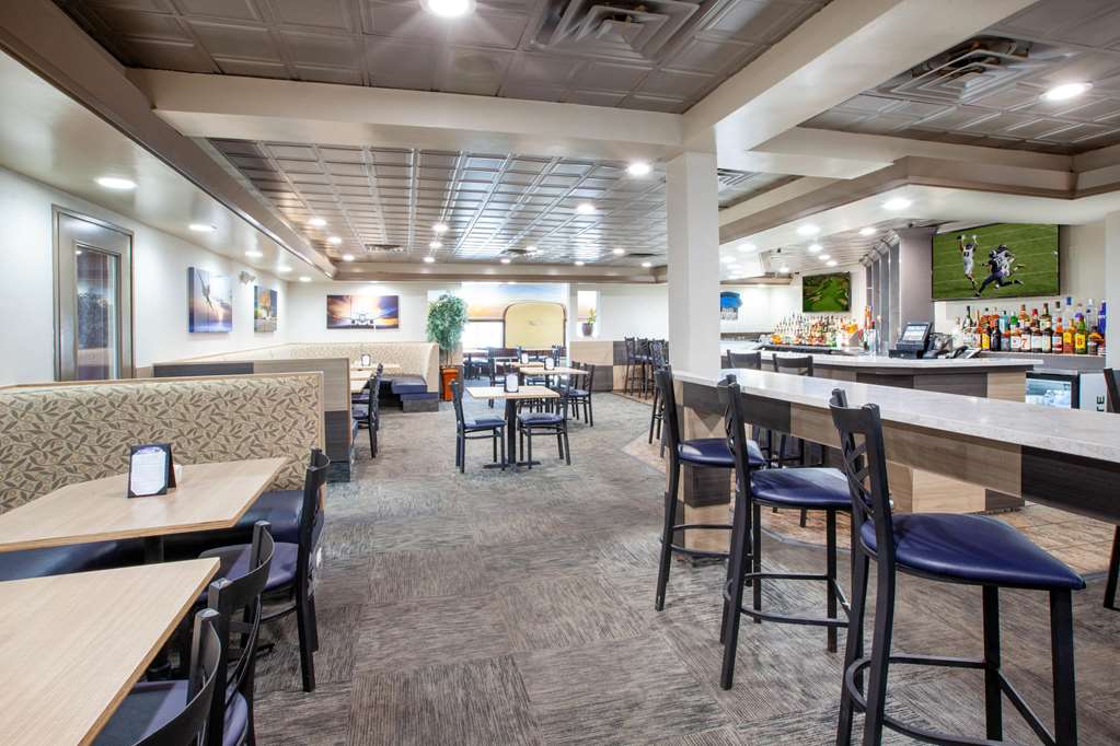 Wingate by Wyndham Detroit Metro Airport - photo 14