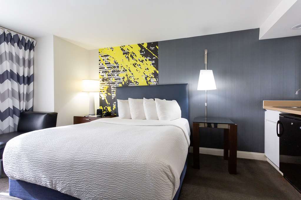 Comfort Inn & Suites Baltimore Inner Harbor - photo 11