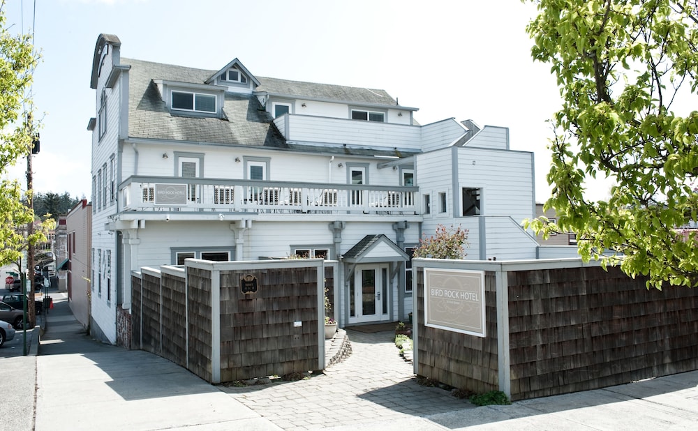 Bird Rock Hotel - carbon neutral hotel in Friday Harbor