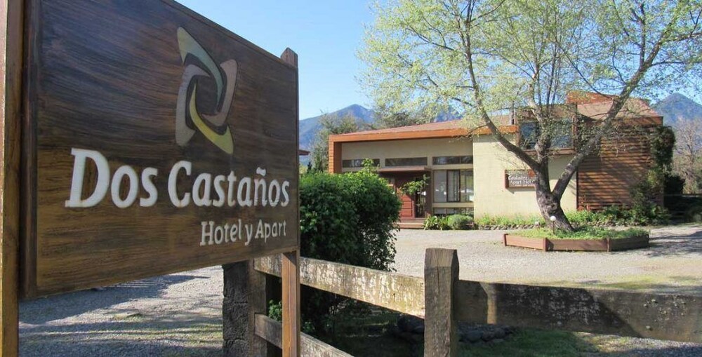 Hotel y Apart Dos Castaños in Pucon, Chile