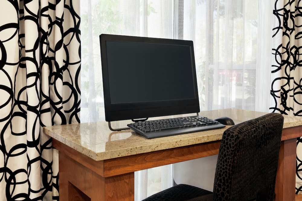 Hampton Inn Tracy - photo 25