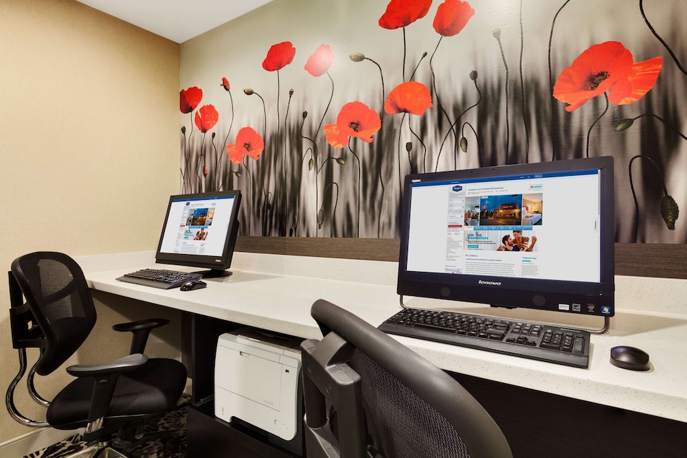 Hampton Inn Clackamas - photo 35