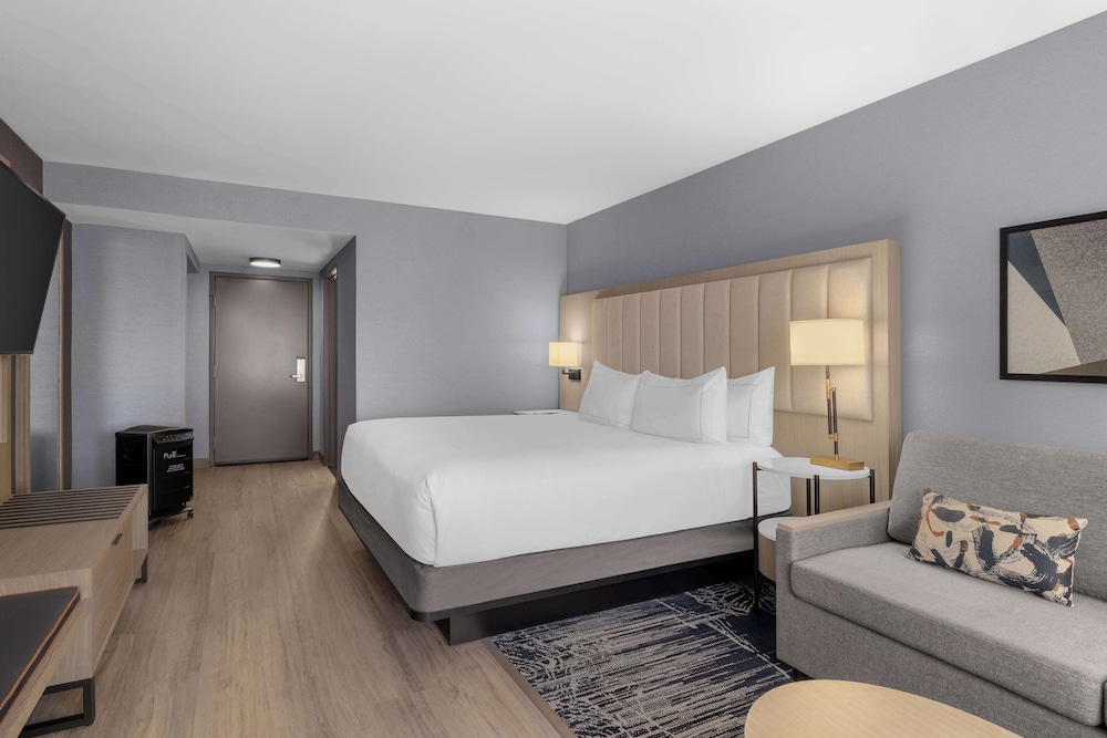 DoubleTree by Hilton Las Vegas Airport - photo 17