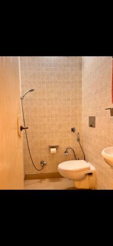 Charming 2 Bed WFH friendly flat near Airport