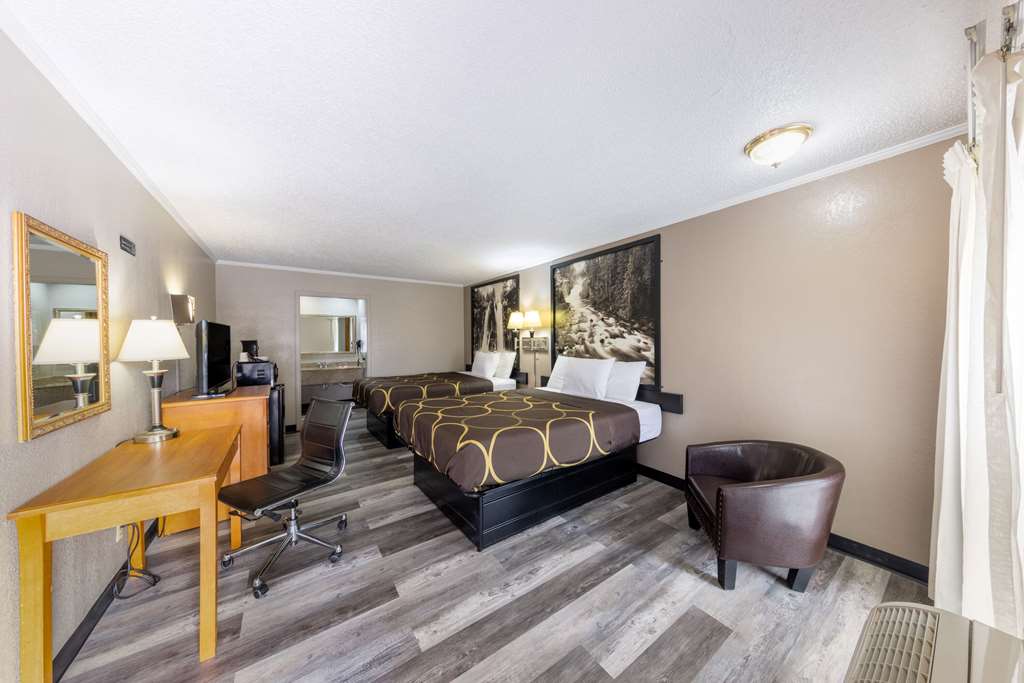 Super 8 by Wyndham Kansas City Airport North - photo 11
