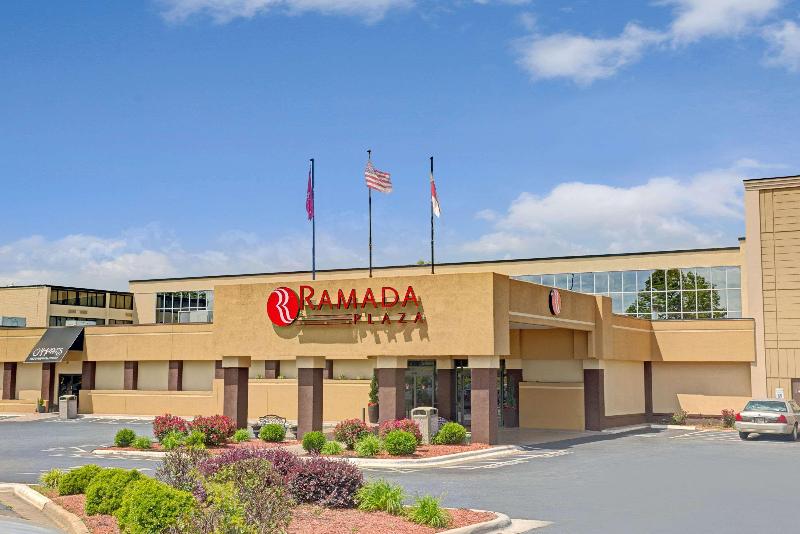Ramada Plaza Charlotte Airport Hotel and Conference Center - photo 2