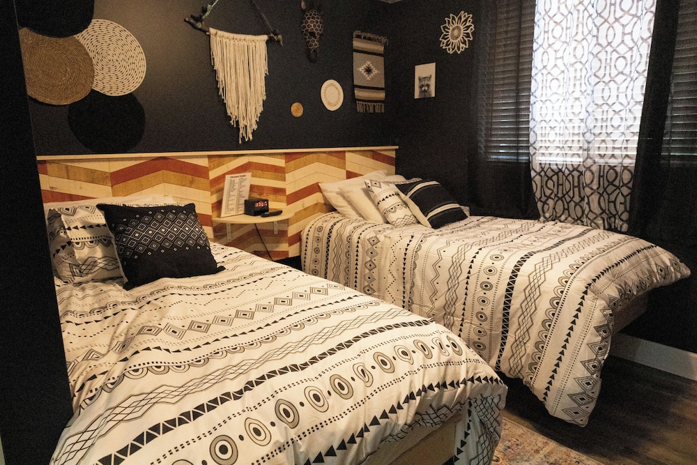 Monroe Street Suites - photo 8