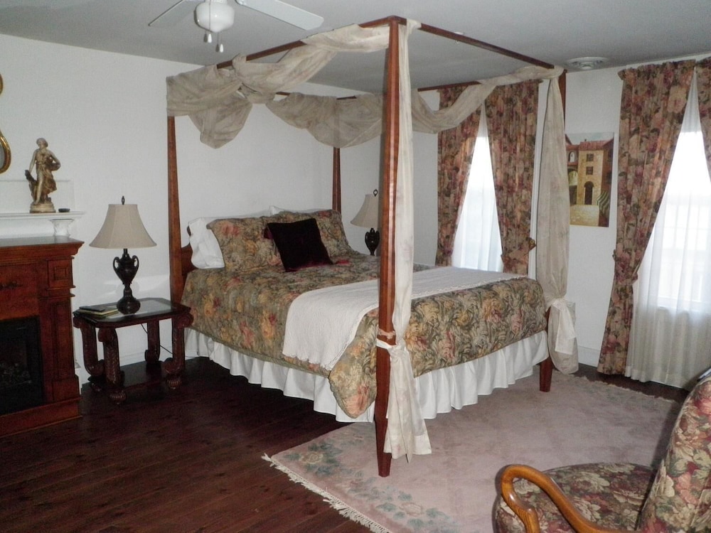 Tilton Inn - photo 18