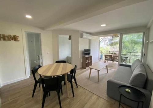 Flat With Lake Views Pantano San Juan 21 in La Cabrera, Spain