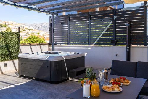 Dolores Apartment with Terrace & Jacuzzi