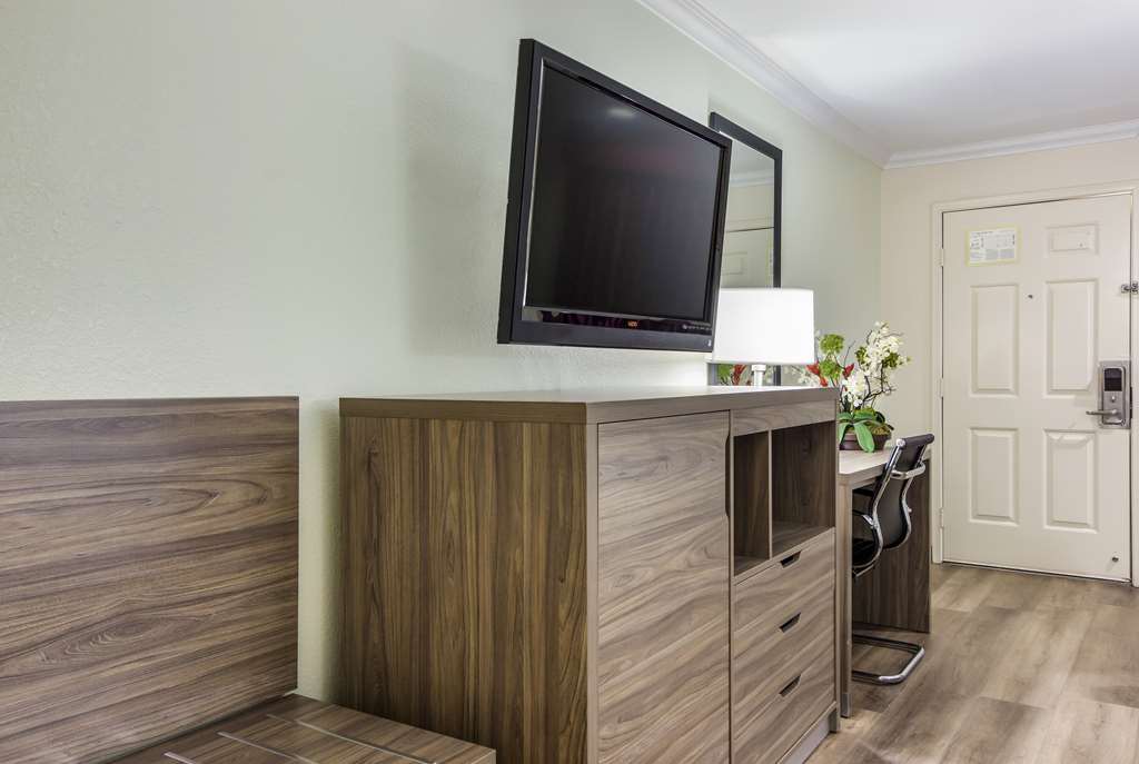 Americas Best Value Inn Columbus TX - photo 8