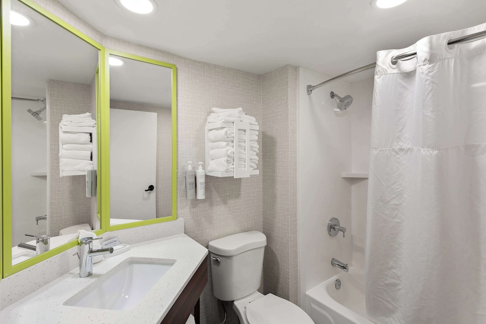 Hampton Inn Bridgeport Clarksburg - photo 26