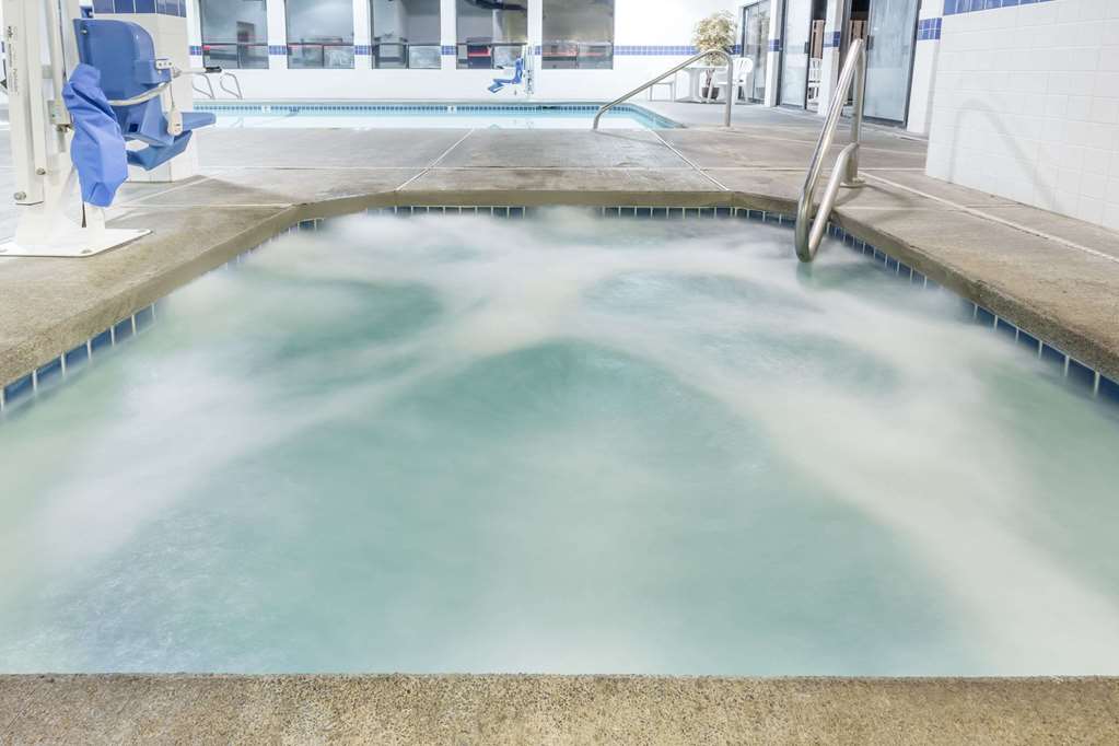 Super 8 by Wyndham Bend - photo 4