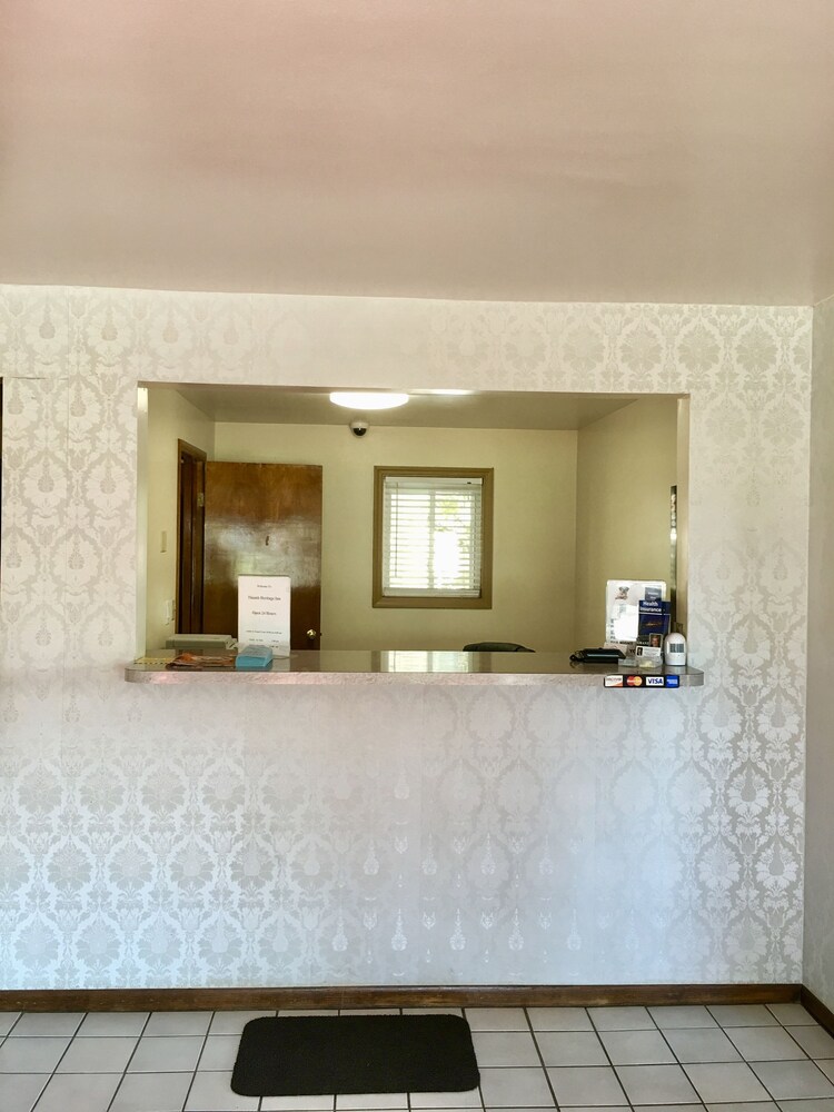 Thumb Heritage Inn - photo 3