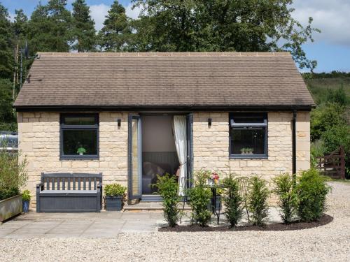 Sweetslade Cottage — 4-Star Luxury Hotel in Bourton On The Water, United Kingdom
