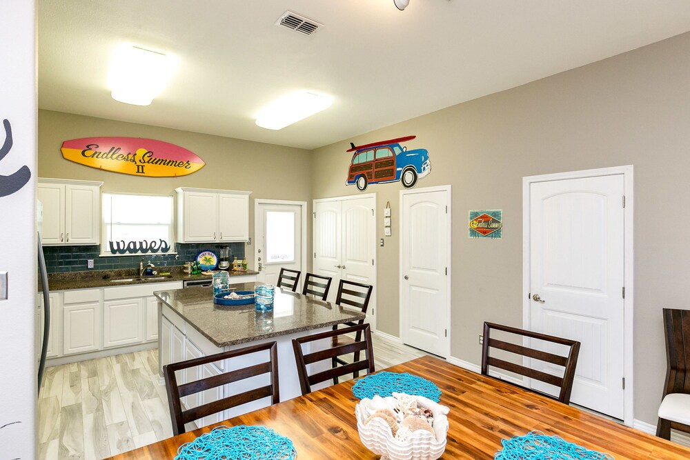 Brand New at Padre Beach View Resort by RedAwning - photo 9