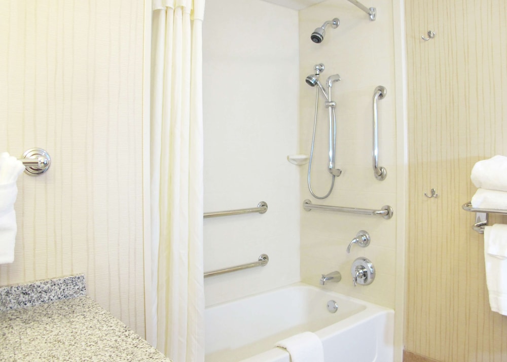 Homewood Suites by Hilton Coralville Iowa River Landing - photo 13