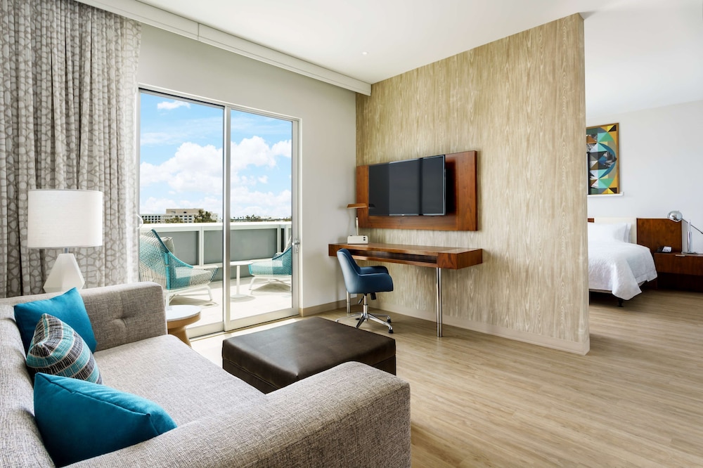 Hampton Inn & Suites Santa Monica - photo 15