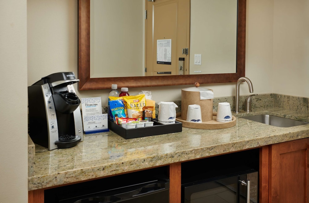 Hampton Inn & Suites Salem OR - photo 18