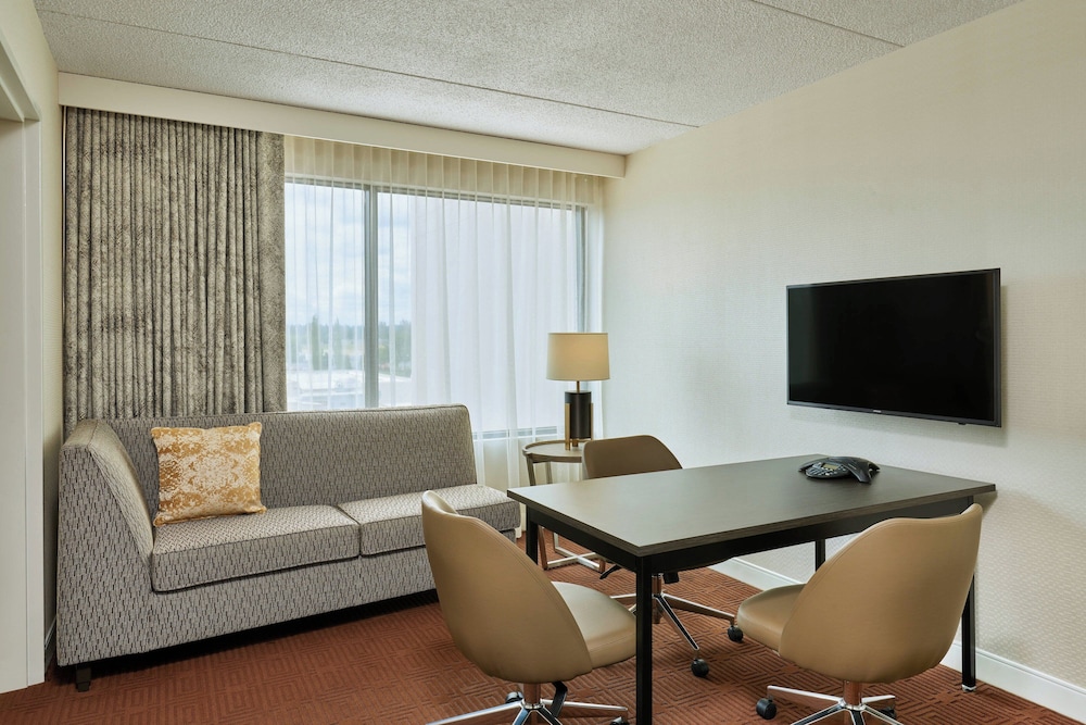Sheraton Portland Airport Hotel - photo 9