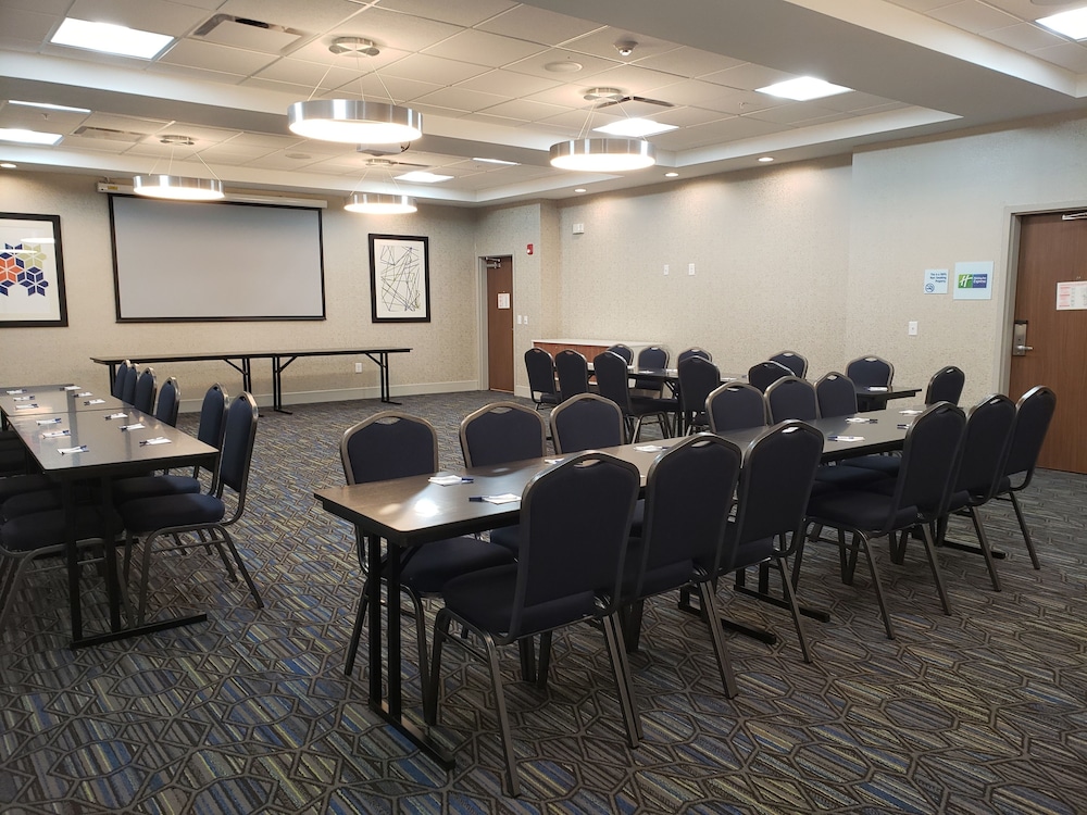Holiday Inn Express and Suites Macon North - photo 55