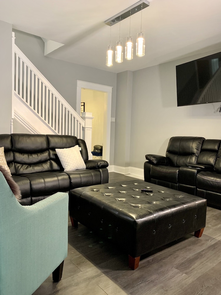 Texas Hold em Duplex 3BR Free Parking - photo 12