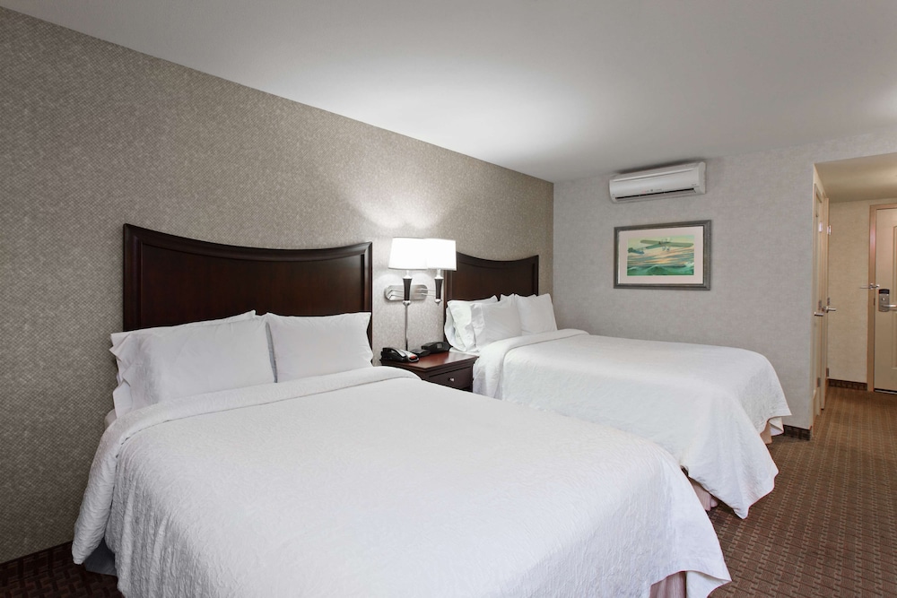 Hampton Inn & Suites Oakland Airport Alameda - photo 5