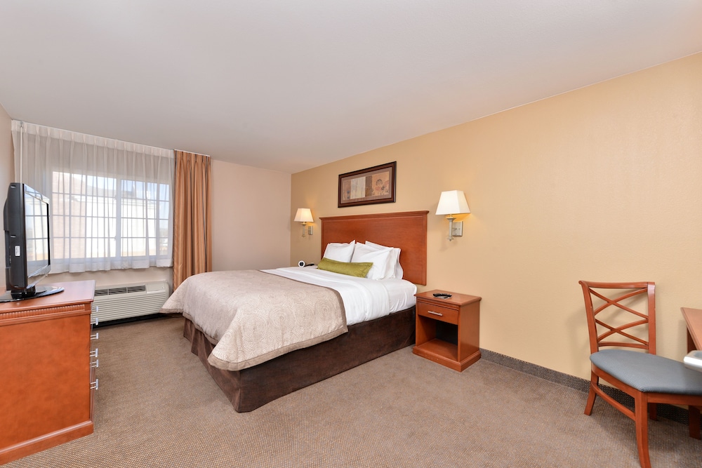Candlewood Suites Williston an IHG Hotel - photo 4