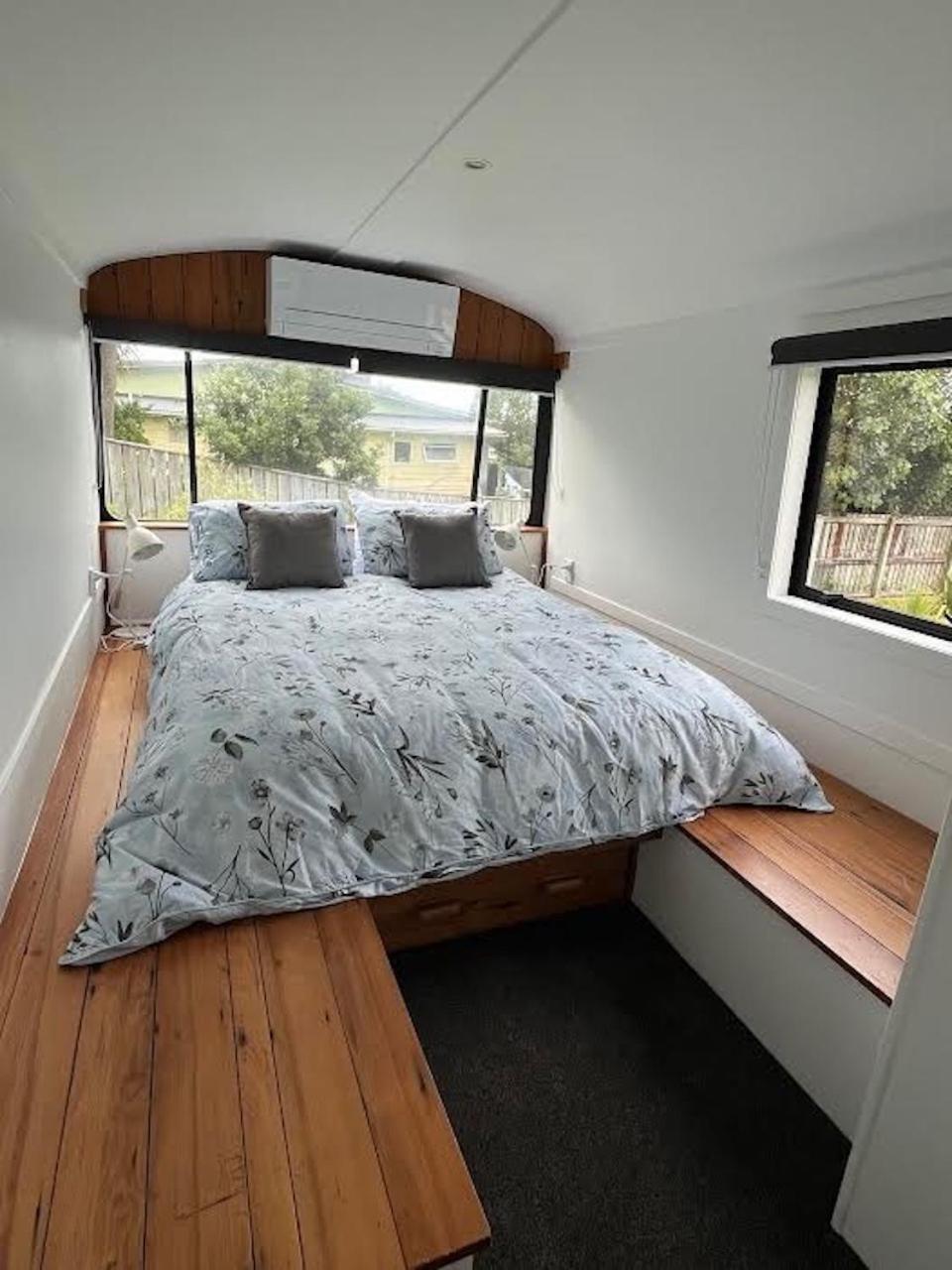 Luxury Beach Bus — hotel near Wanganui Airport