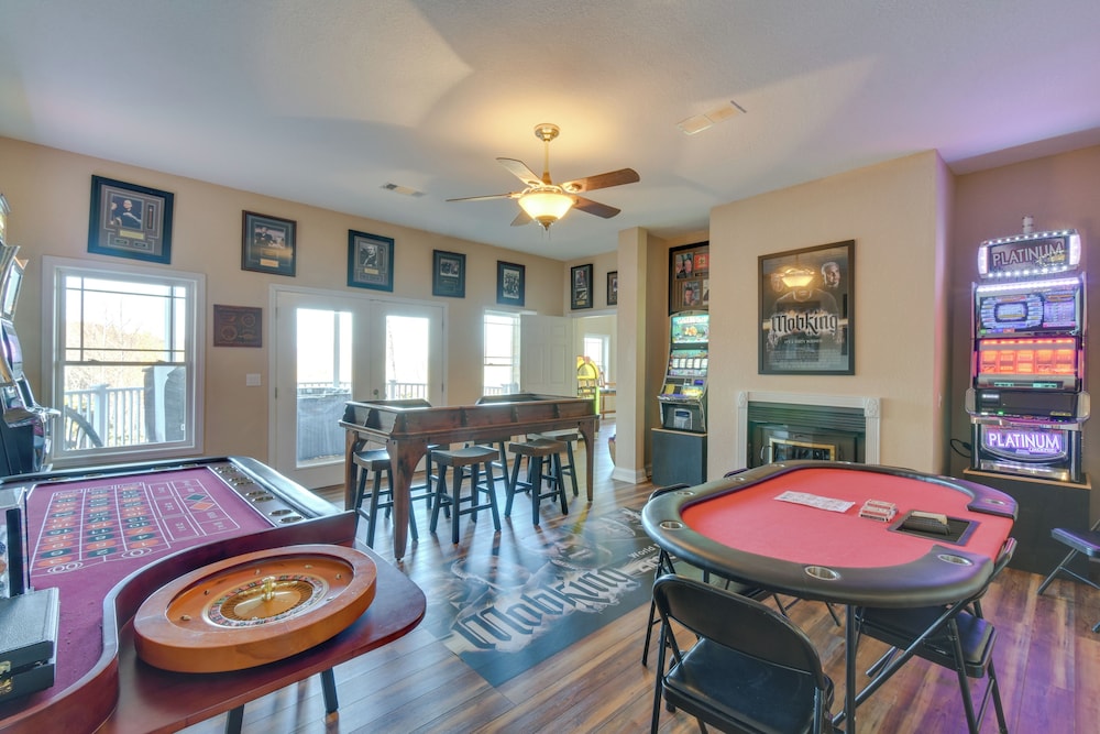 Blairsville Mansion w Hot Tub Casino Games - photo 13