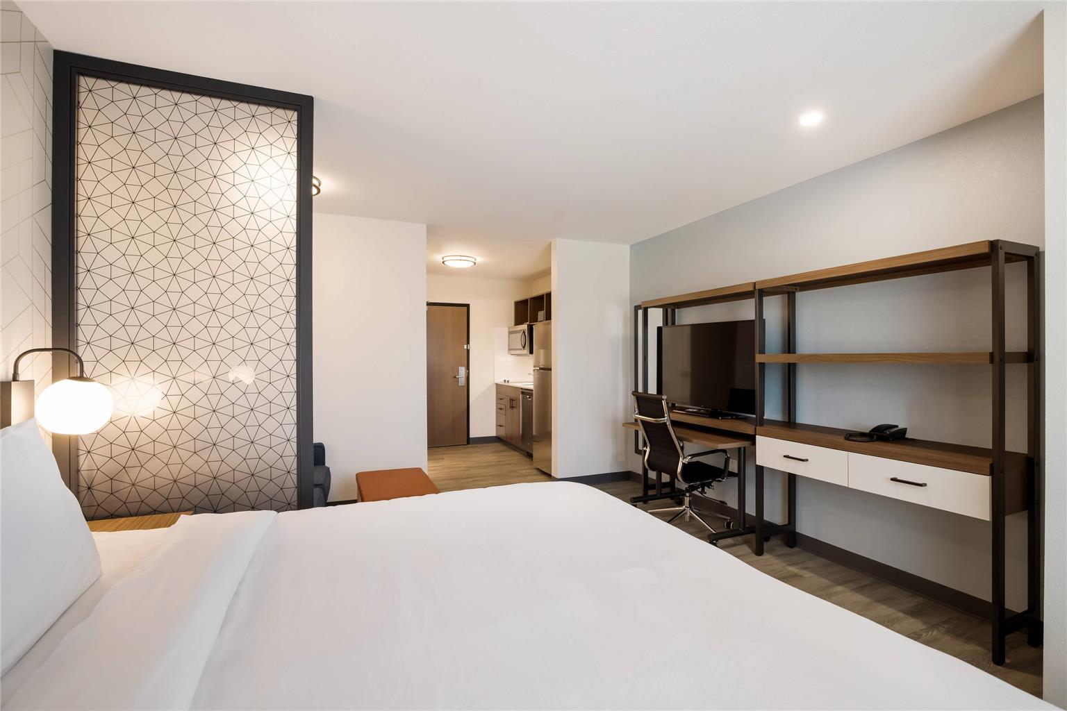 Everhome Suites Corona - photo 15