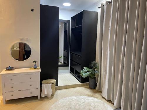 Classic modern 1BR hideout — 4-Star Luxury Hotel in Dar Es Salaam, Tanzania