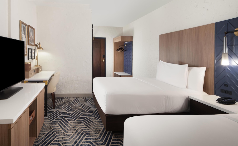 Hotel Royer Urbana Champaign Tapestry Collection by Hilton - photo 11