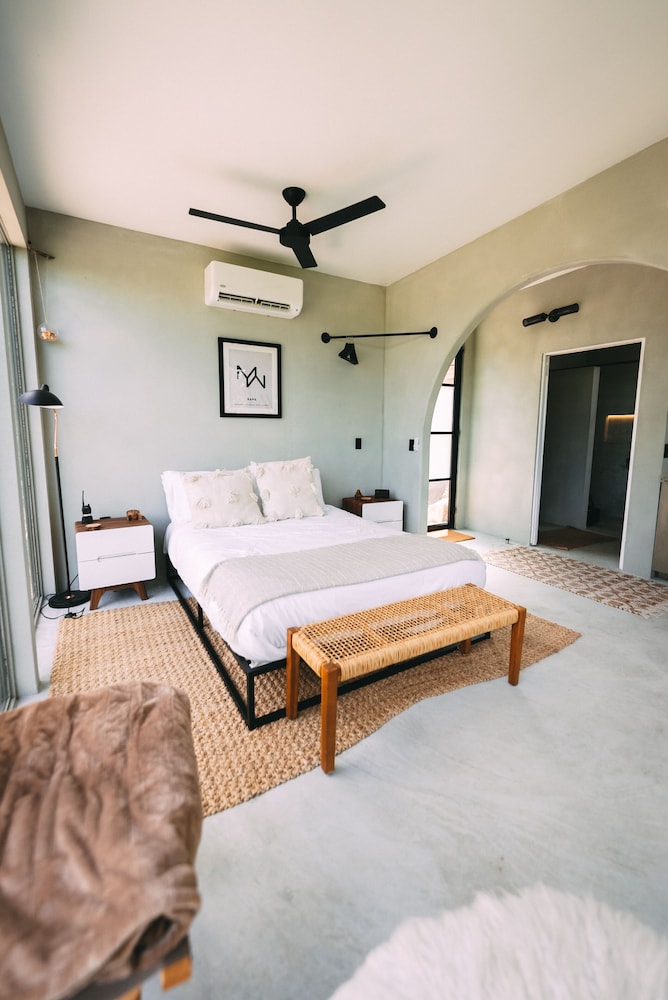 Missing Hotel — Marble Falls — photo 4
