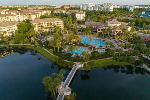 Family fun in this 2BD condo with multiple pools mini golf restaurants etc onsite — 4-Star Luxury Hotel in Orlando, United States